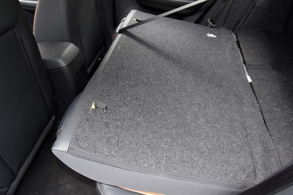 2019款 1.4T 自动精英型 座椅空间