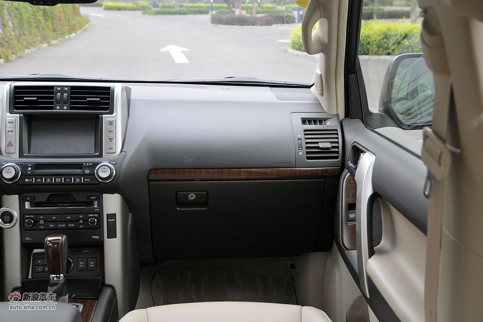 2010款普拉多VX 4.0自动导航版