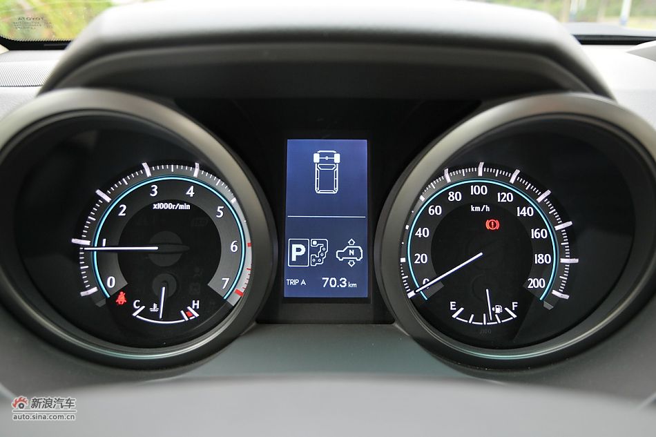 2010款普拉多VX 4.0自动导航版