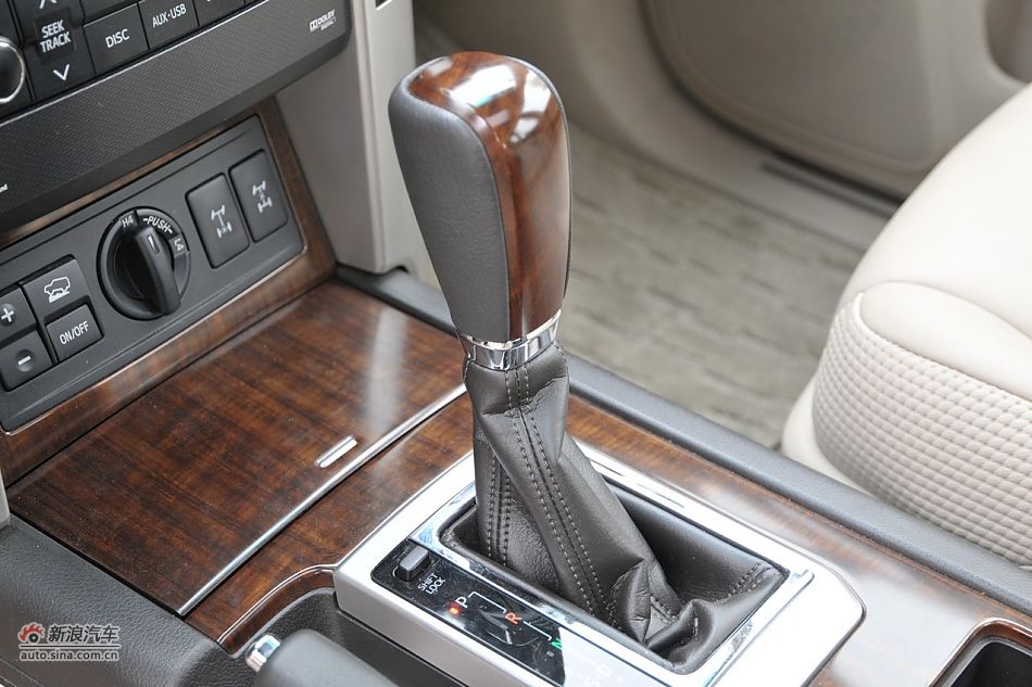 2010款普拉多VX 4.0自动导航版