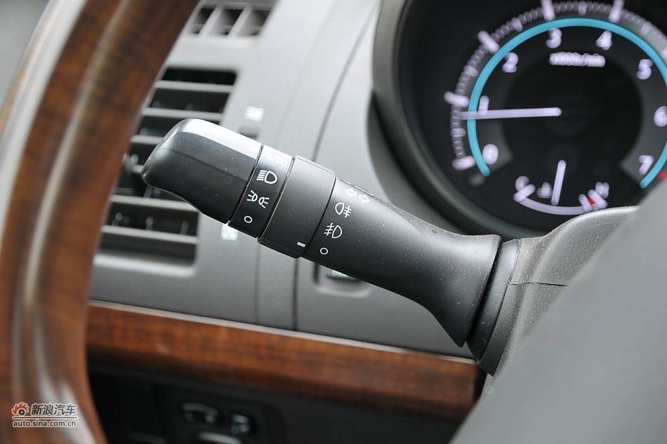 2010款普拉多VX 4.0自动导航版