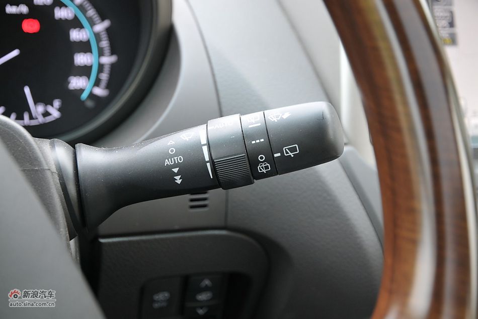 2010款普拉多VX 4.0自动导航版