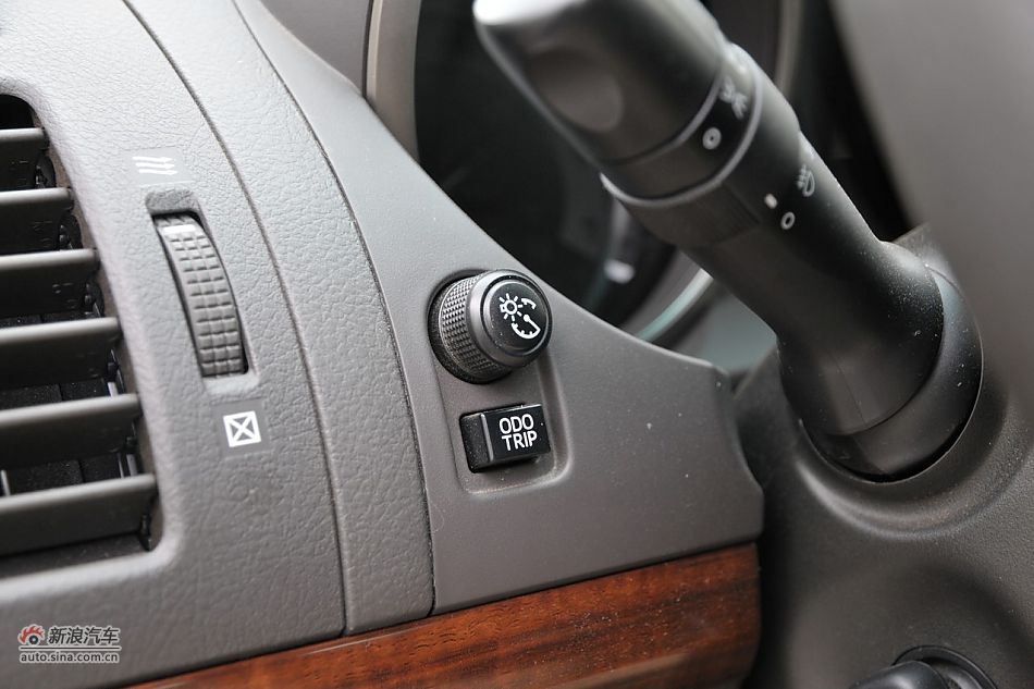 2010款普拉多VX 4.0自动导航版