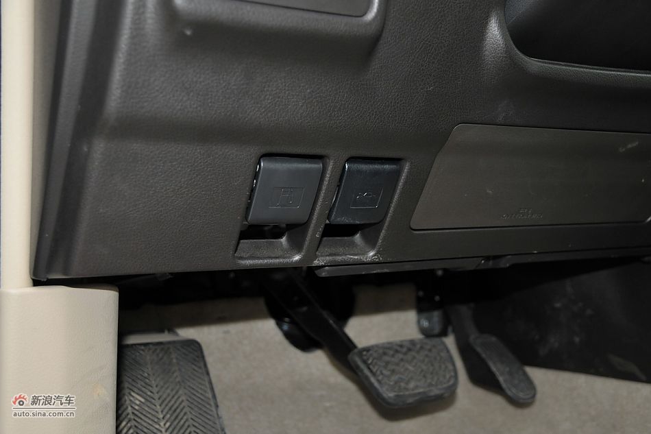 2010款普拉多VX 4.0自动导航版