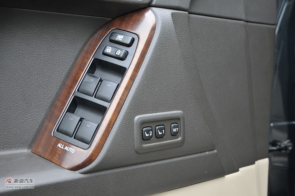 2010款普拉多VX 4.0自动导航版