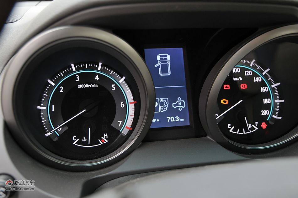 2010款普拉多VX 4.0自动导航版