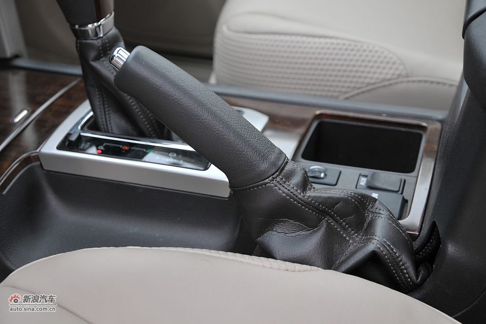 2010款普拉多VX 4.0自动导航版