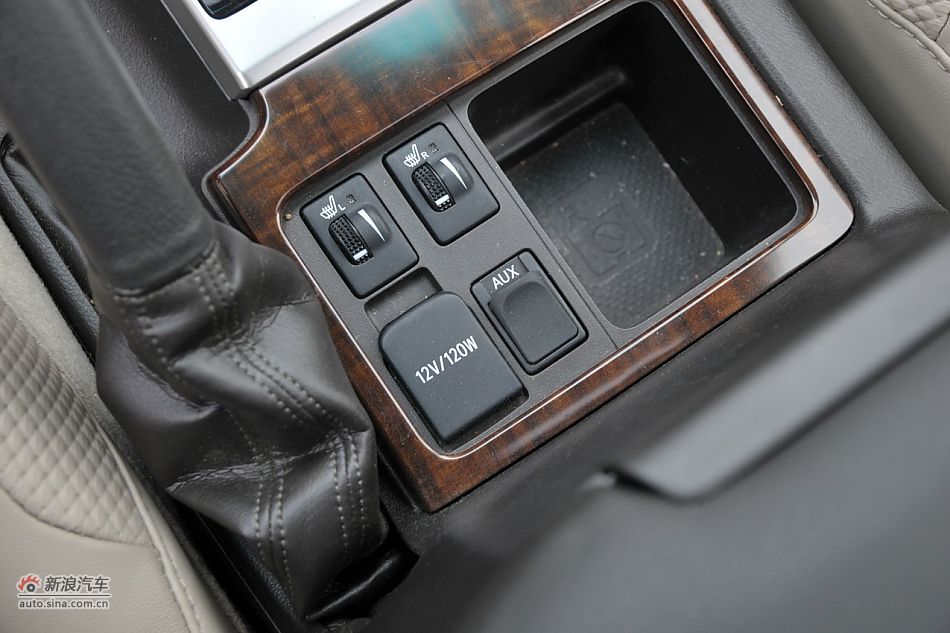 2010款普拉多VX 4.0自动导航版