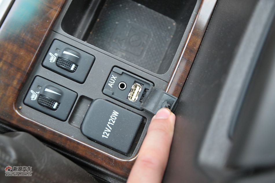 2010款普拉多VX 4.0自动导航版