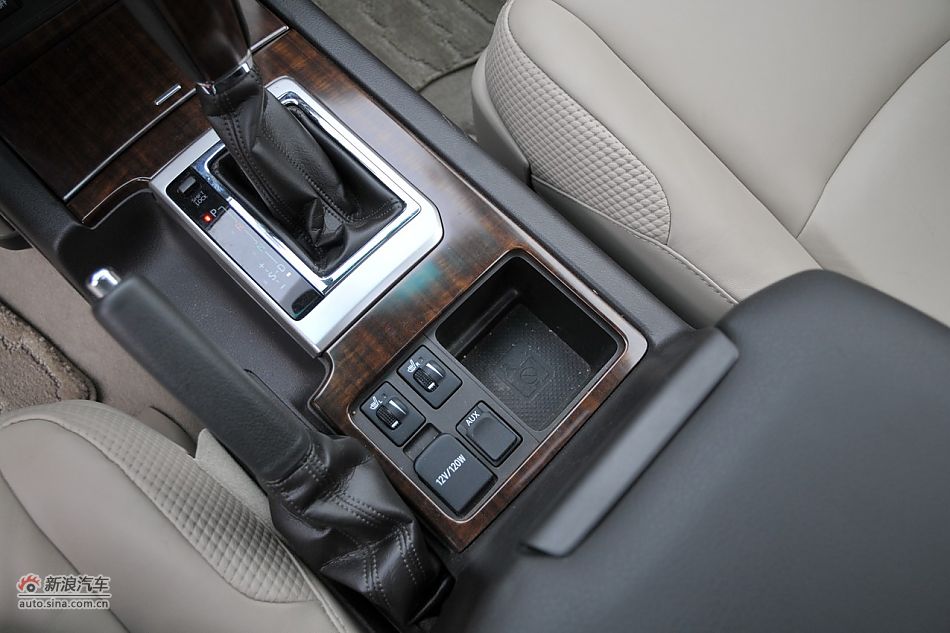 2010款普拉多VX 4.0自动导航版