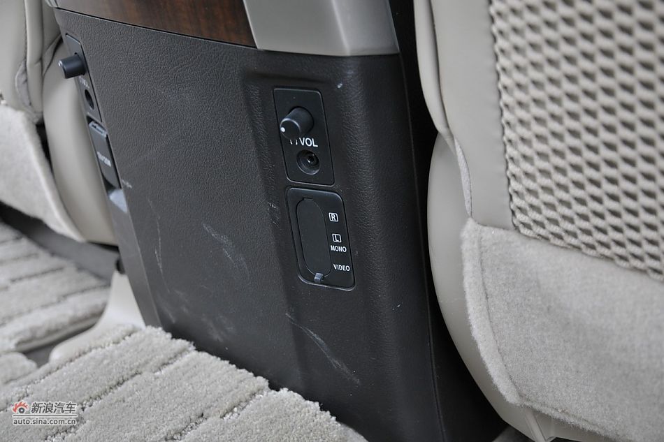 2010款普拉多VX 4.0自动导航版