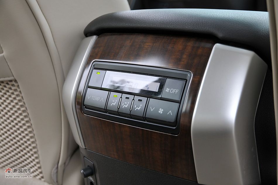 2010款普拉多VX 4.0自动导航版