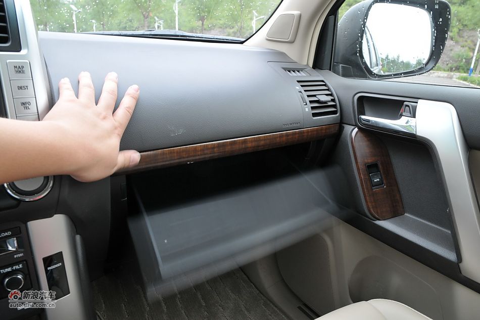 2010款普拉多VX 4.0自动导航版