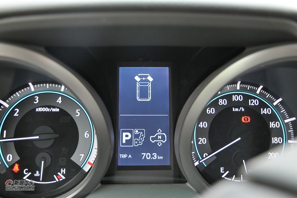 2010款普拉多VX 4.0自动导航版