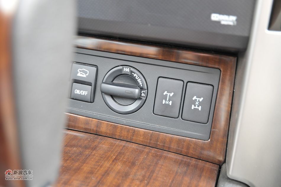 2010款普拉多VX 4.0自动导航版