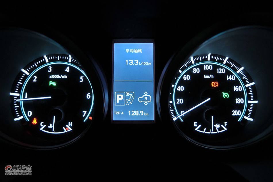 2010款普拉多VX 4.0自动导航版