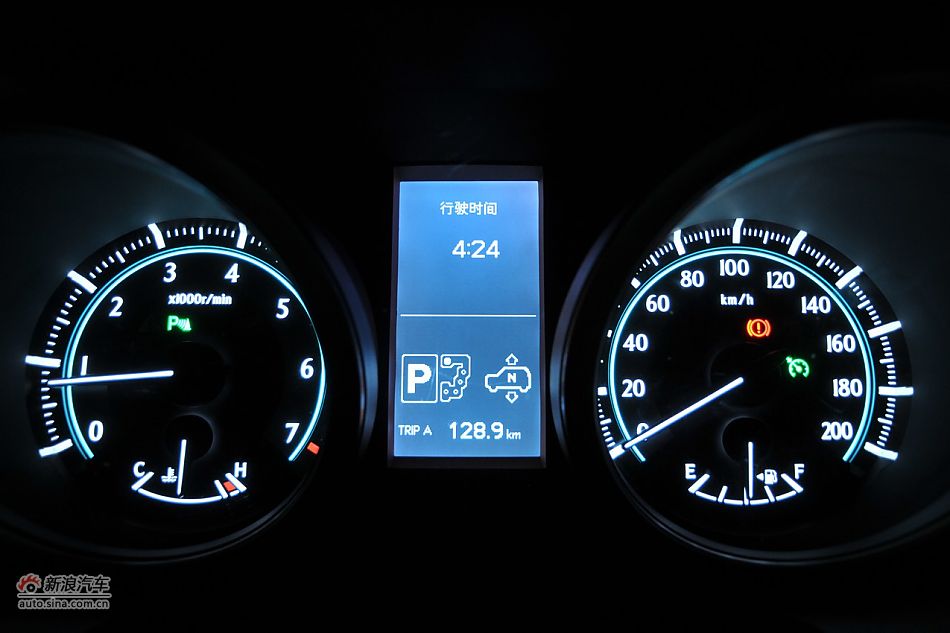 2010款普拉多VX 4.0自动导航版