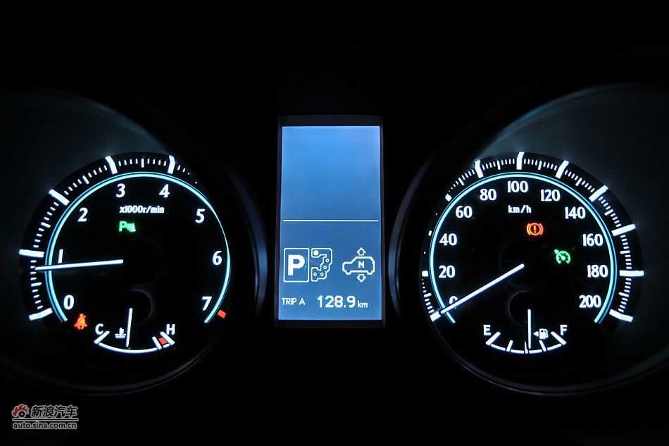 2010款普拉多VX 4.0自动导航版