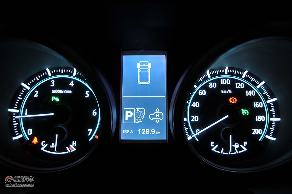 2010款普拉多VX 4.0自动导航版