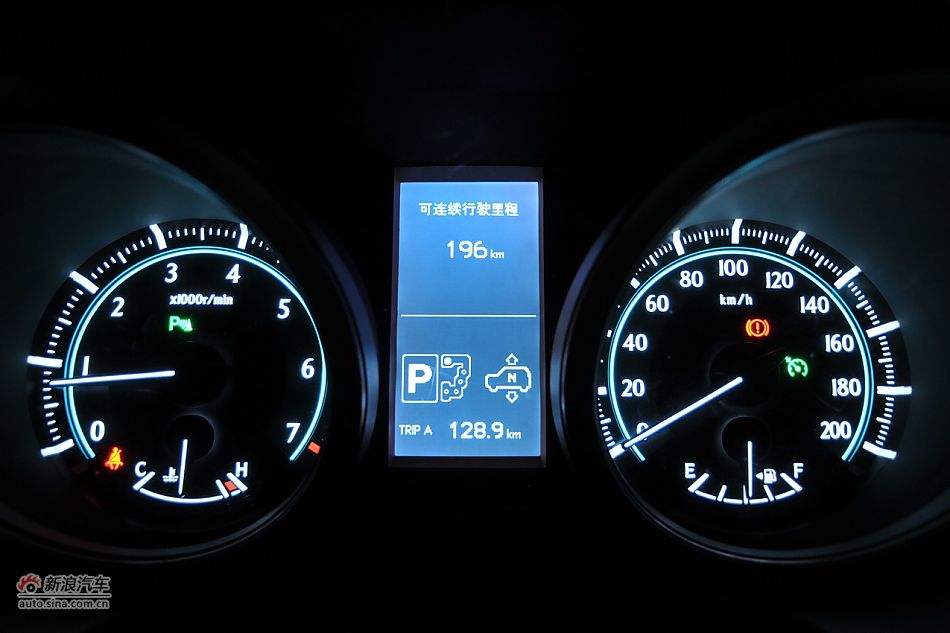 2010款普拉多VX 4.0自动导航版