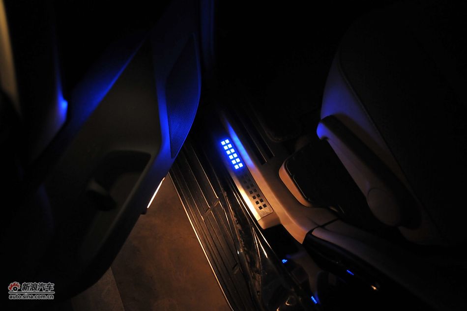 2010款普拉多VX 4.0自动导航版