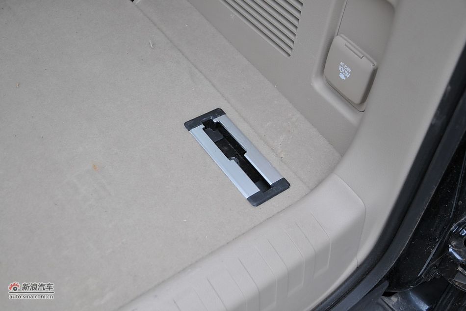 2010款普拉多VX 4.0自动导航版