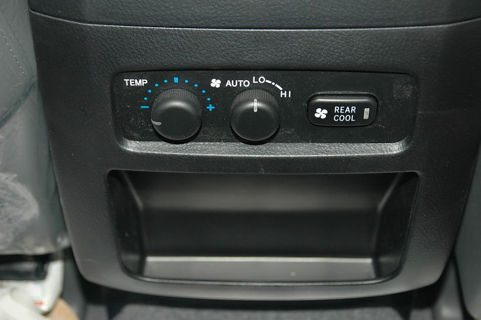 四川丰田普拉多内饰