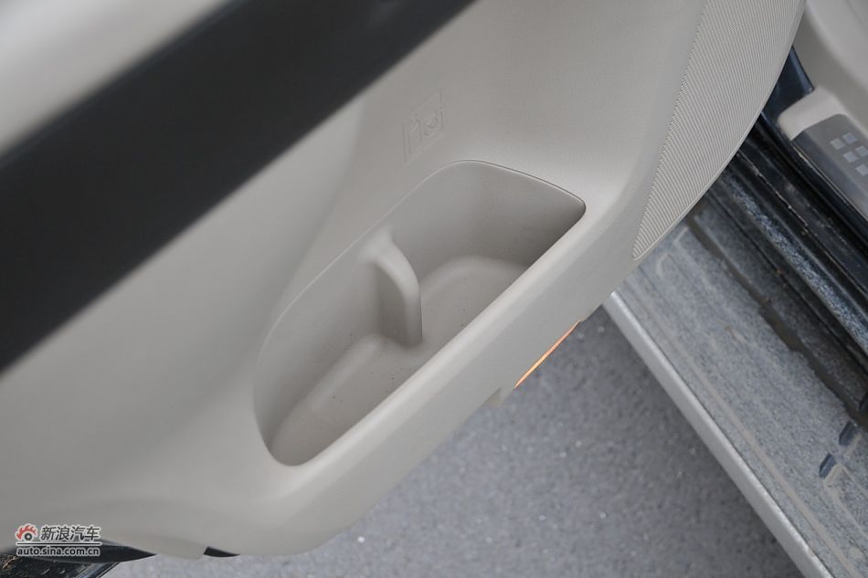 2010款普拉多VX 4.0自动导航版