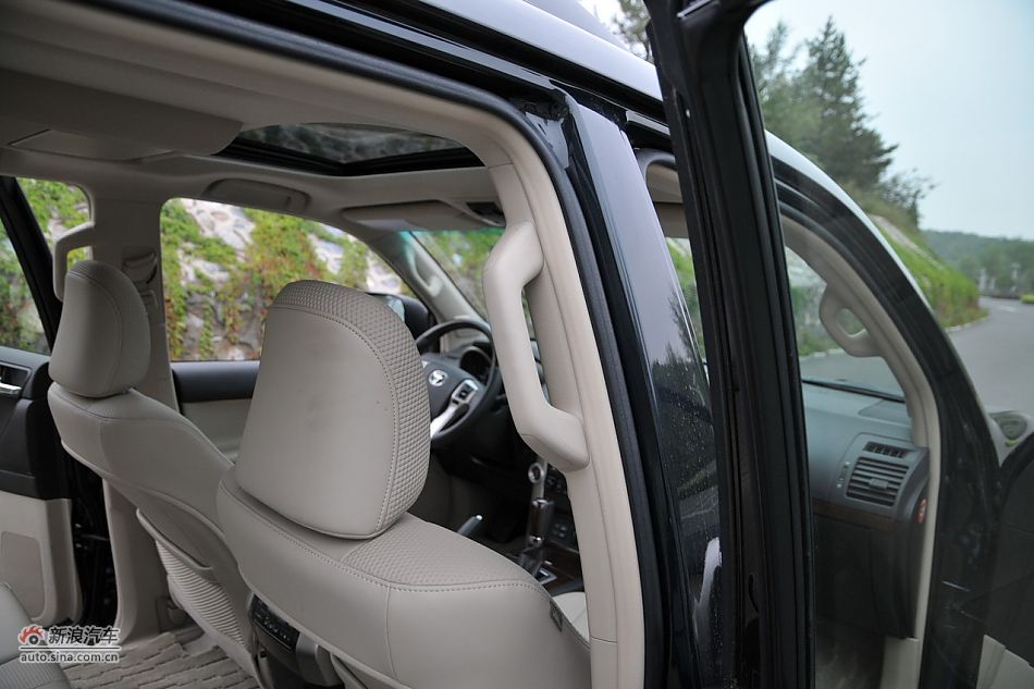 2010款普拉多VX 4.0自动导航版