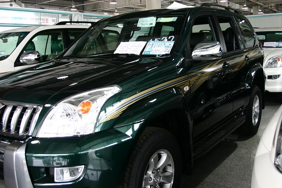 四川丰田普拉多外观