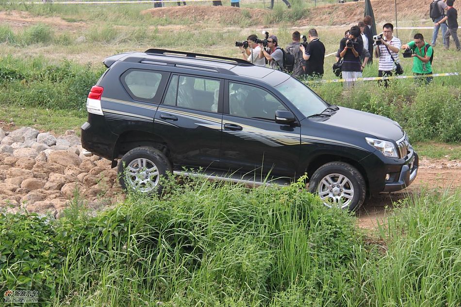 新普拉多越野图