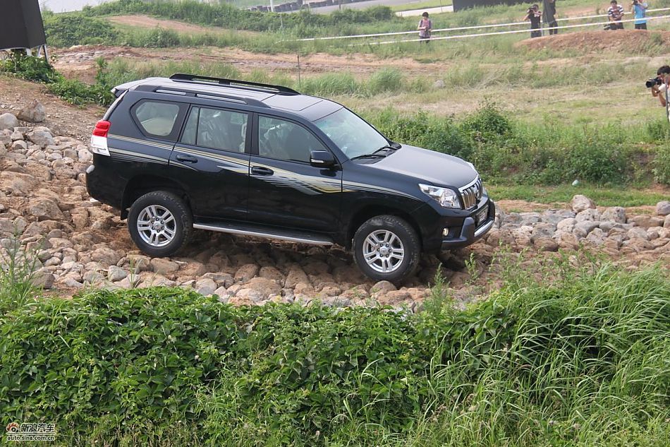 新普拉多越野图