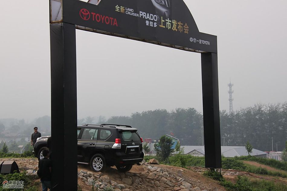 新普拉多越野图