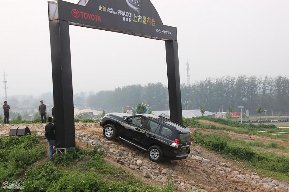 新普拉多越野图