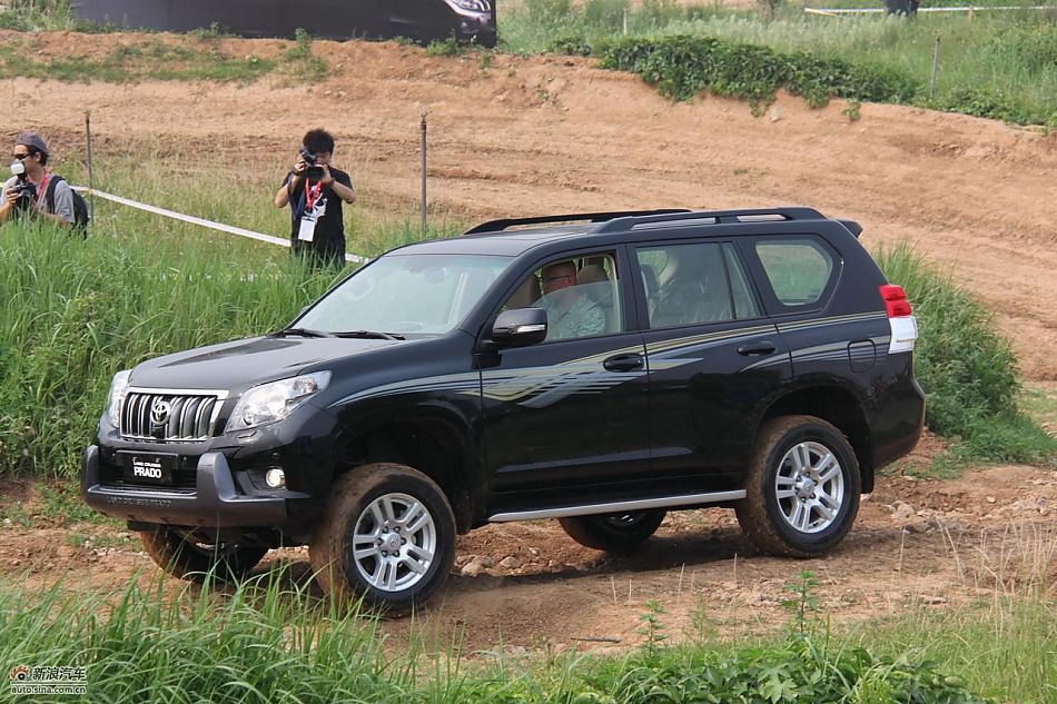 新普拉多越野图