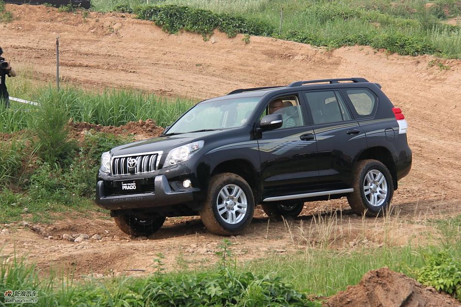 新普拉多越野图
