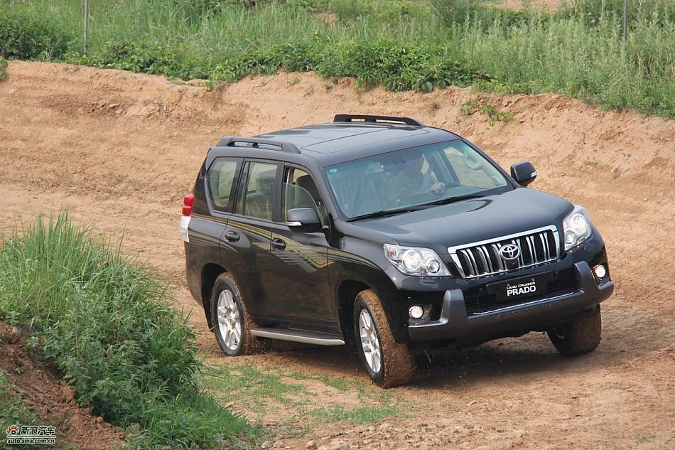 新普拉多越野图