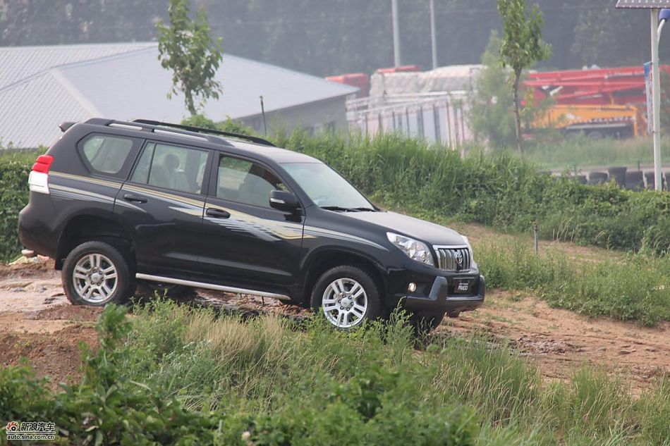 新普拉多越野图