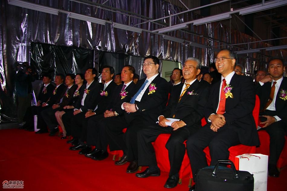 新普拉多下线现场图