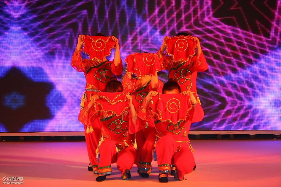 新普拉多下线现场图