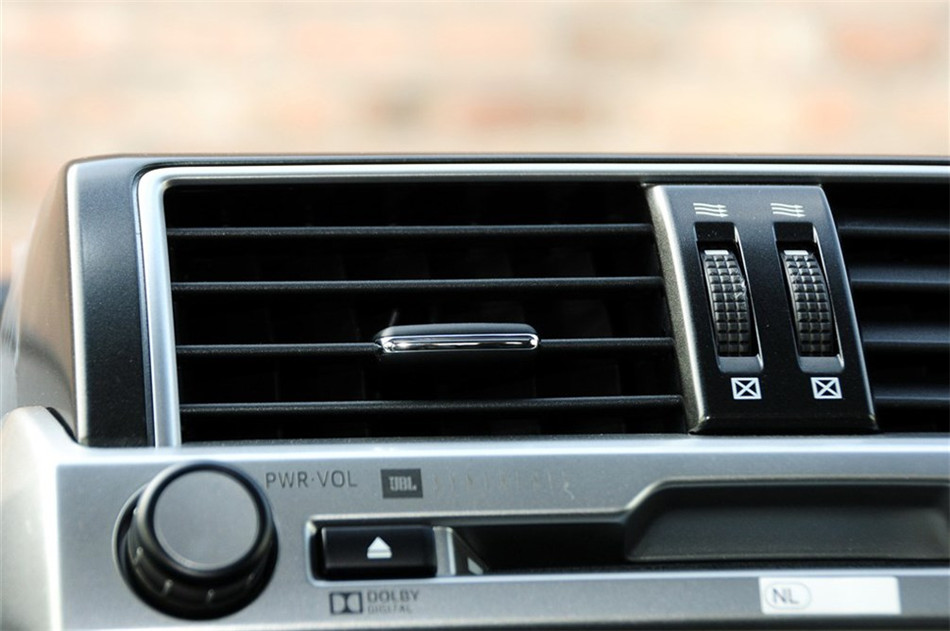 2014款 4.0L AT VX NAVI 内饰