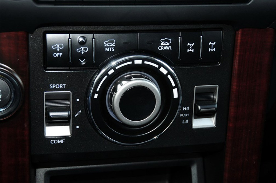 2014款 4.0L AT VX NAVI 内饰