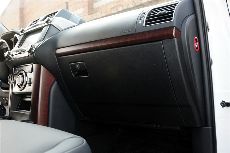 2014 4.0L AT VX NAVI 