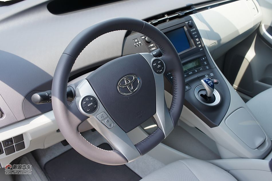 外插充电式混合动力普锐斯