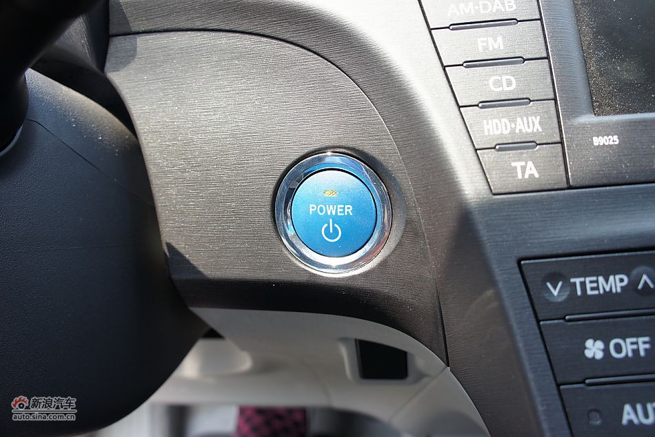 外插充电式混合动力普锐斯