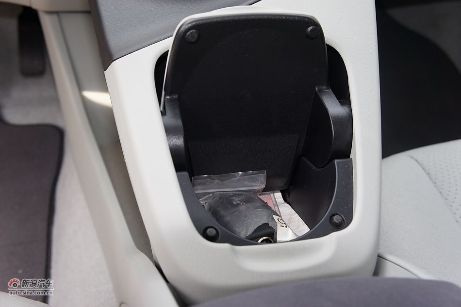 外插充电式混合动力普锐斯