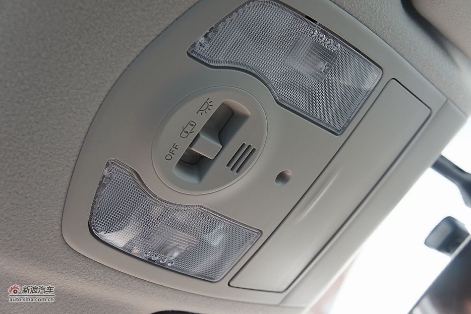 外插充电式混合动力普锐斯