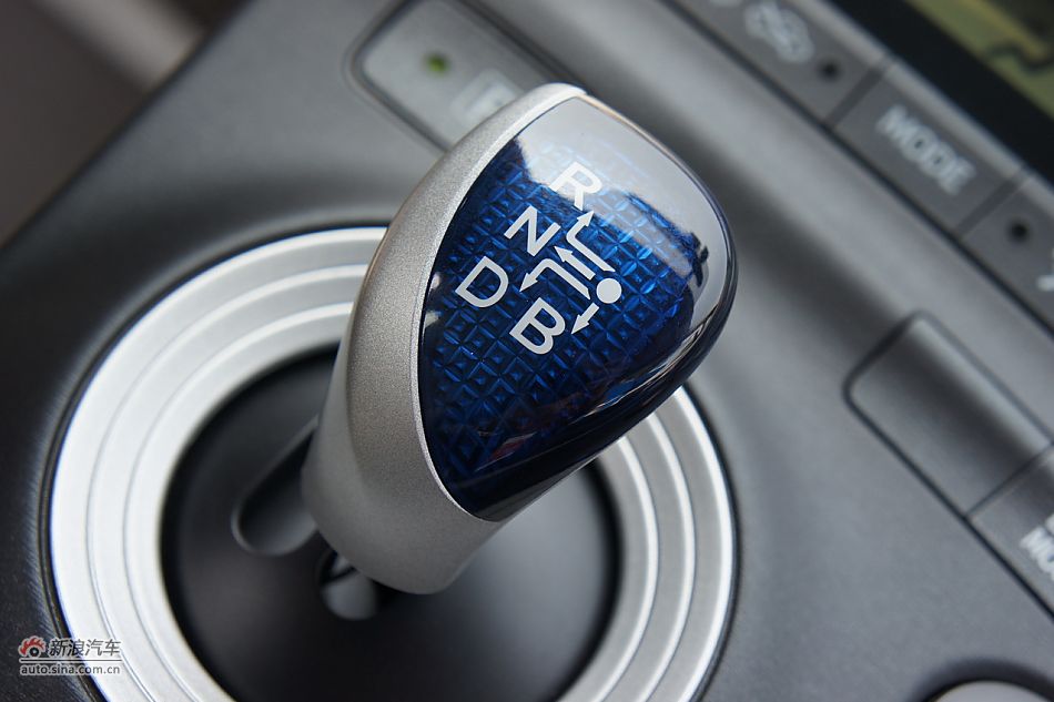 外插充电式混合动力普锐斯