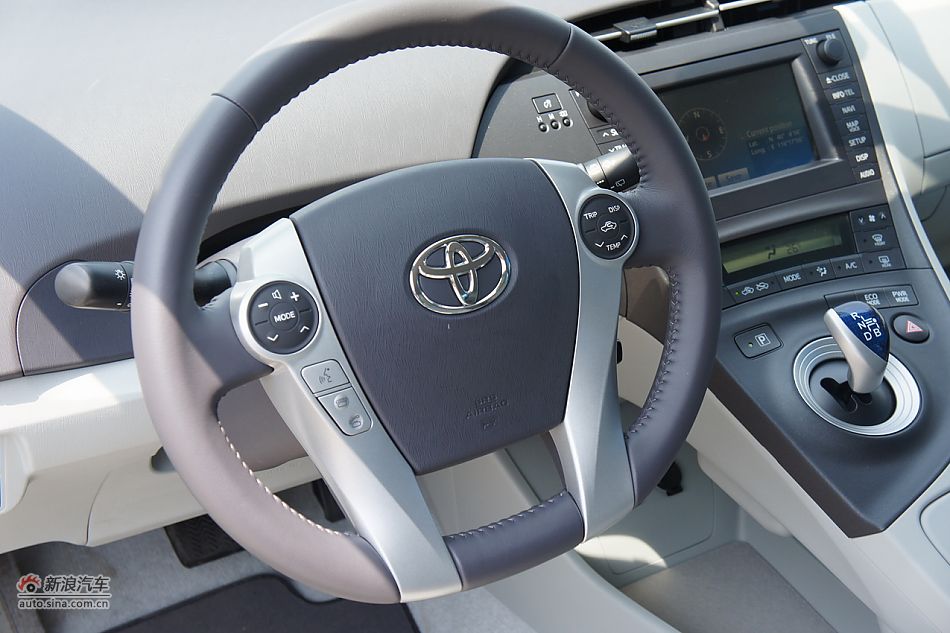 外插充电式混合动力普锐斯