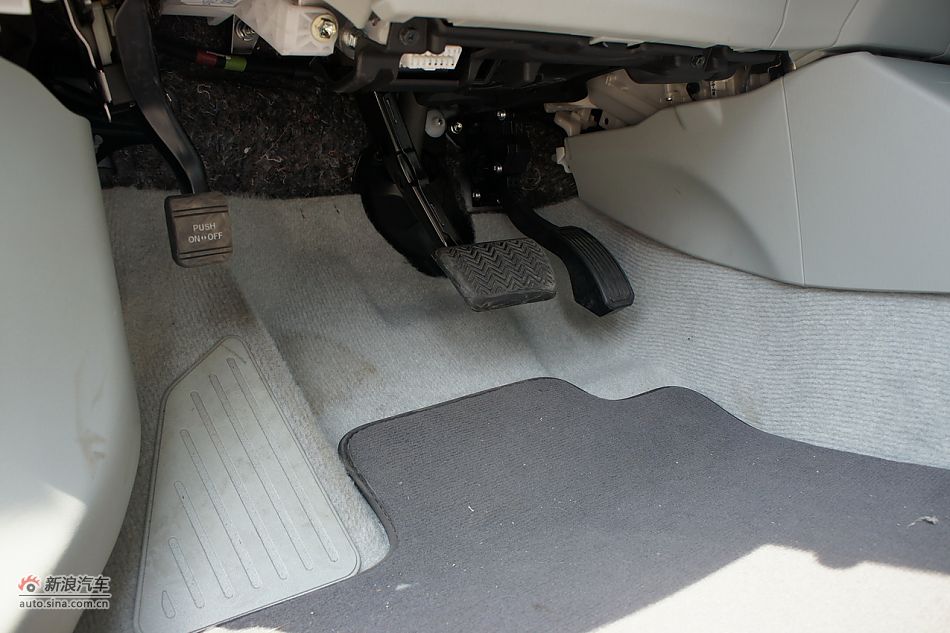 外插充电式混合动力普锐斯